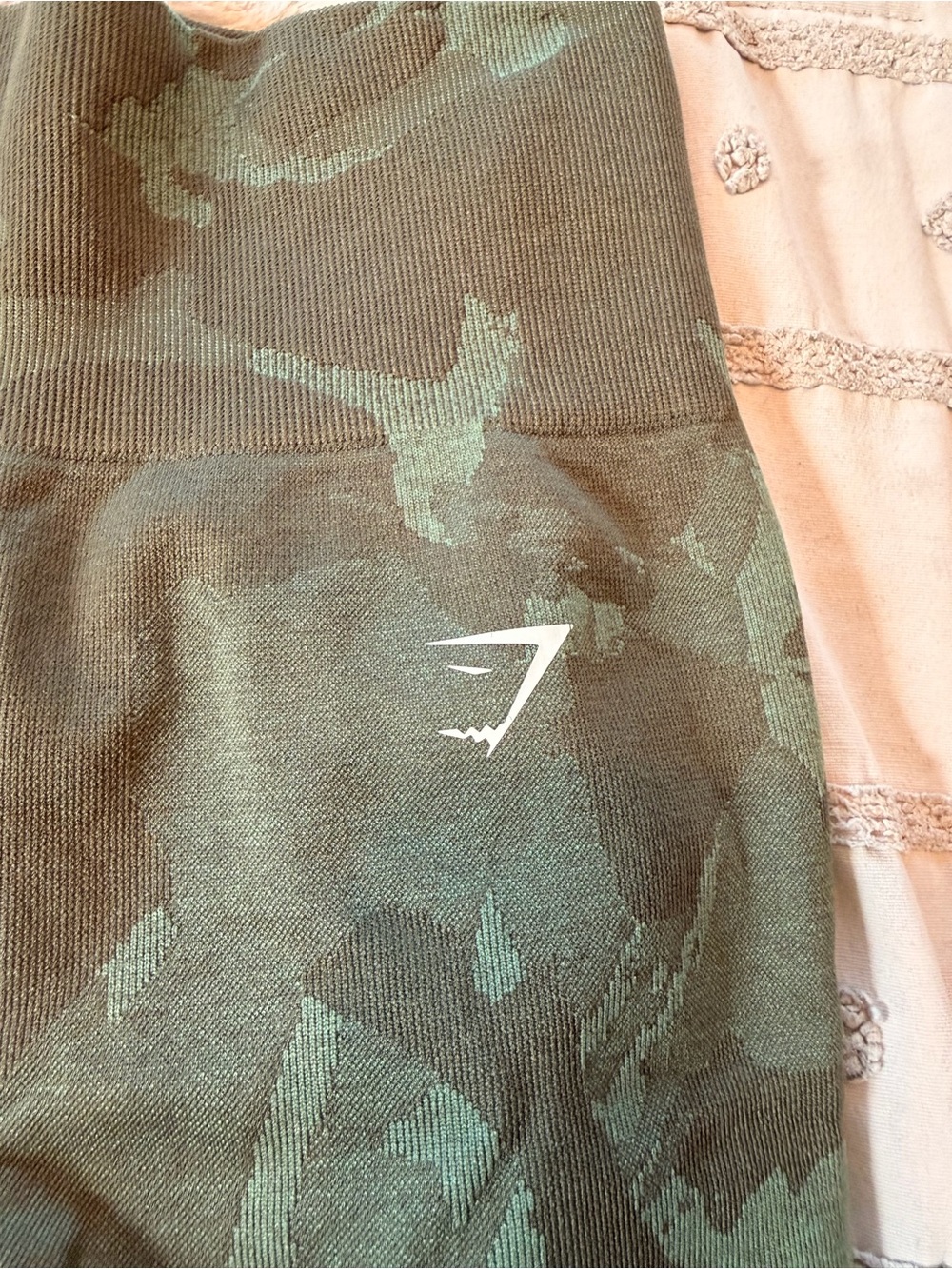 Gymshark Olive Green Camo Women’s Leggings - Picture 2 of 4